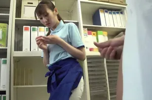 Bị bố gã chồng làm nhục ngay trước bài vị của chồng